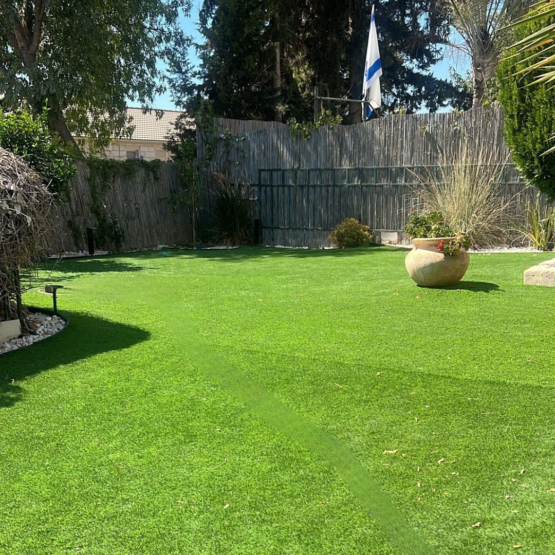 Beautiful 7-Room Home with Spacious Garden & Upgraded Kitchen