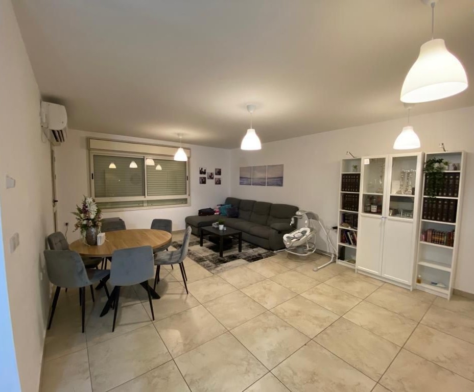 3 Room Apartment For Sale in Mishkafayim