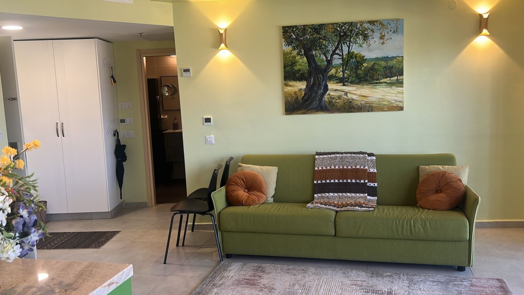 Beautiful, Spacious Apartment with Panoramic Views (For 55+)