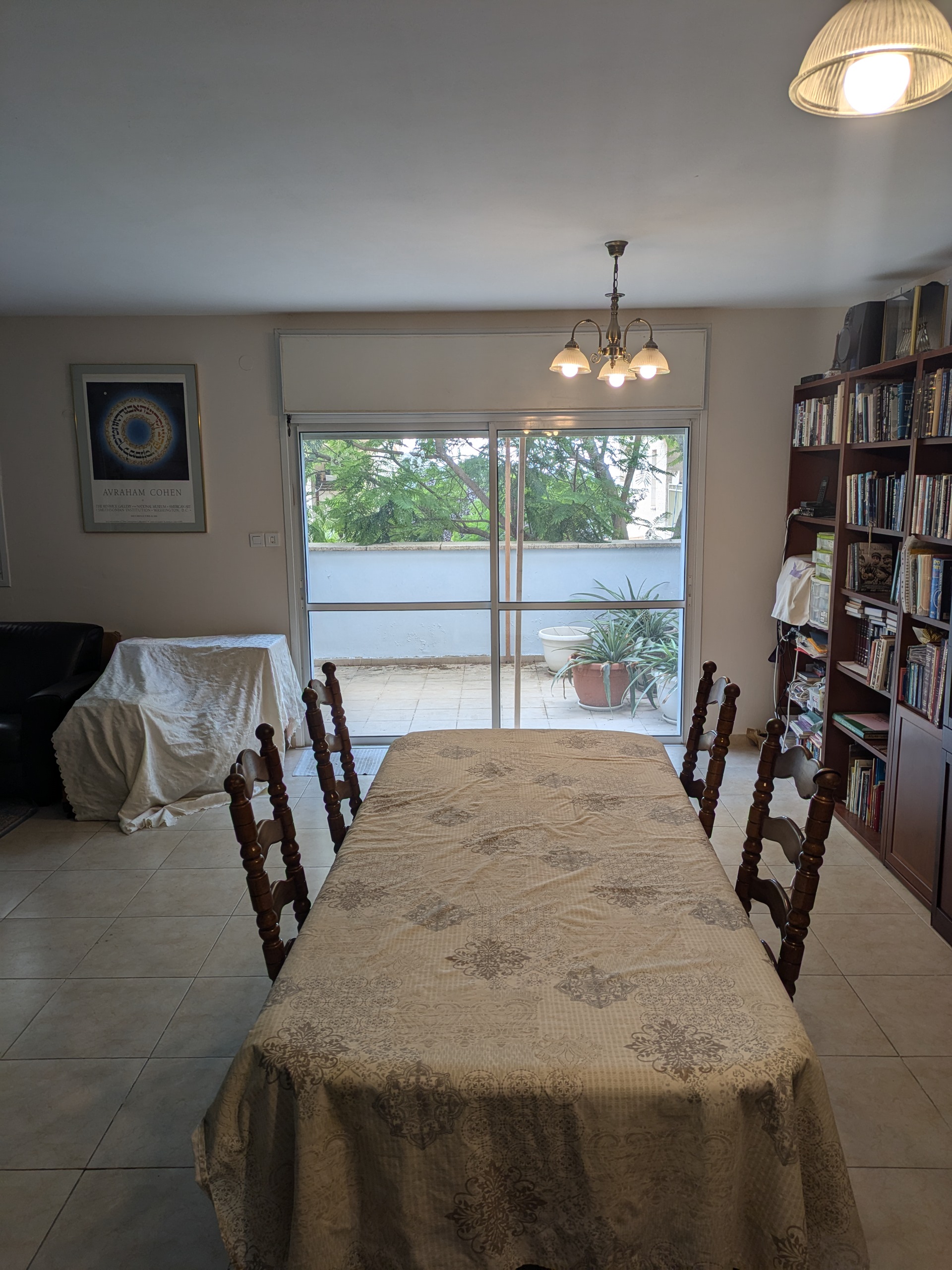 Spacious 3-Level Home with Studio in RBS A!