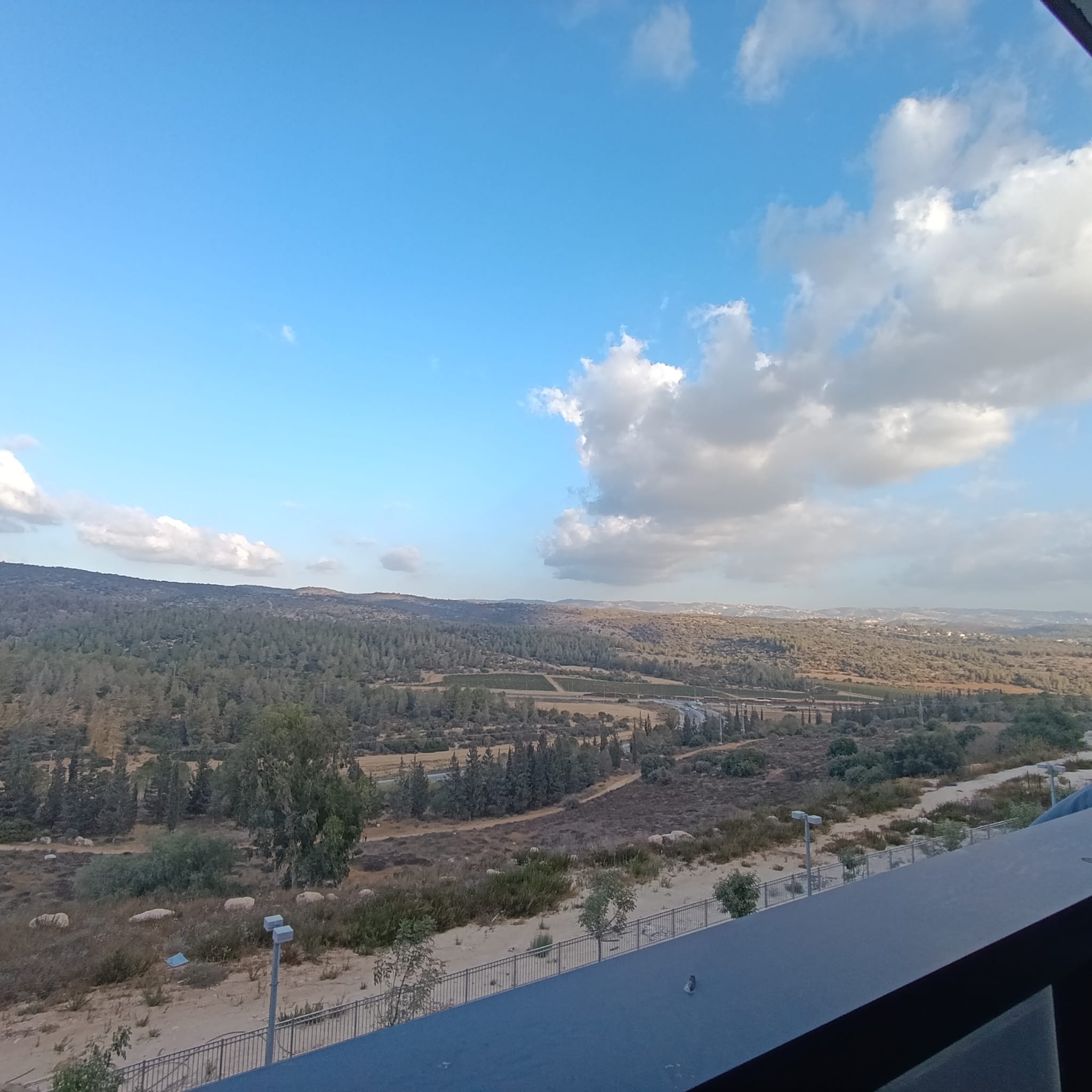 3 Rooms with Open View