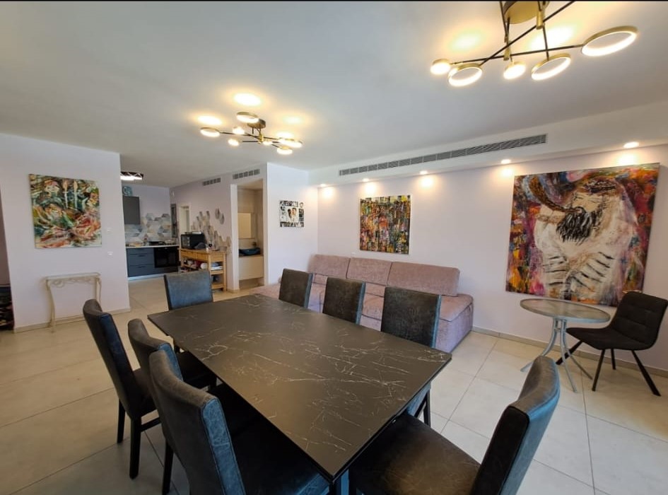 For Sale in Neve Shamir – Upgraded 6 Room