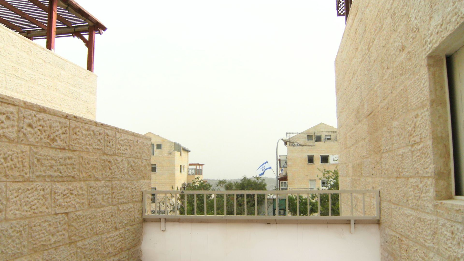 Prime Dolev Location – 3 Rooms with Option for 4